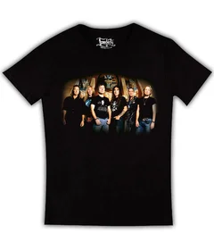 Iron Maiden фото на черной